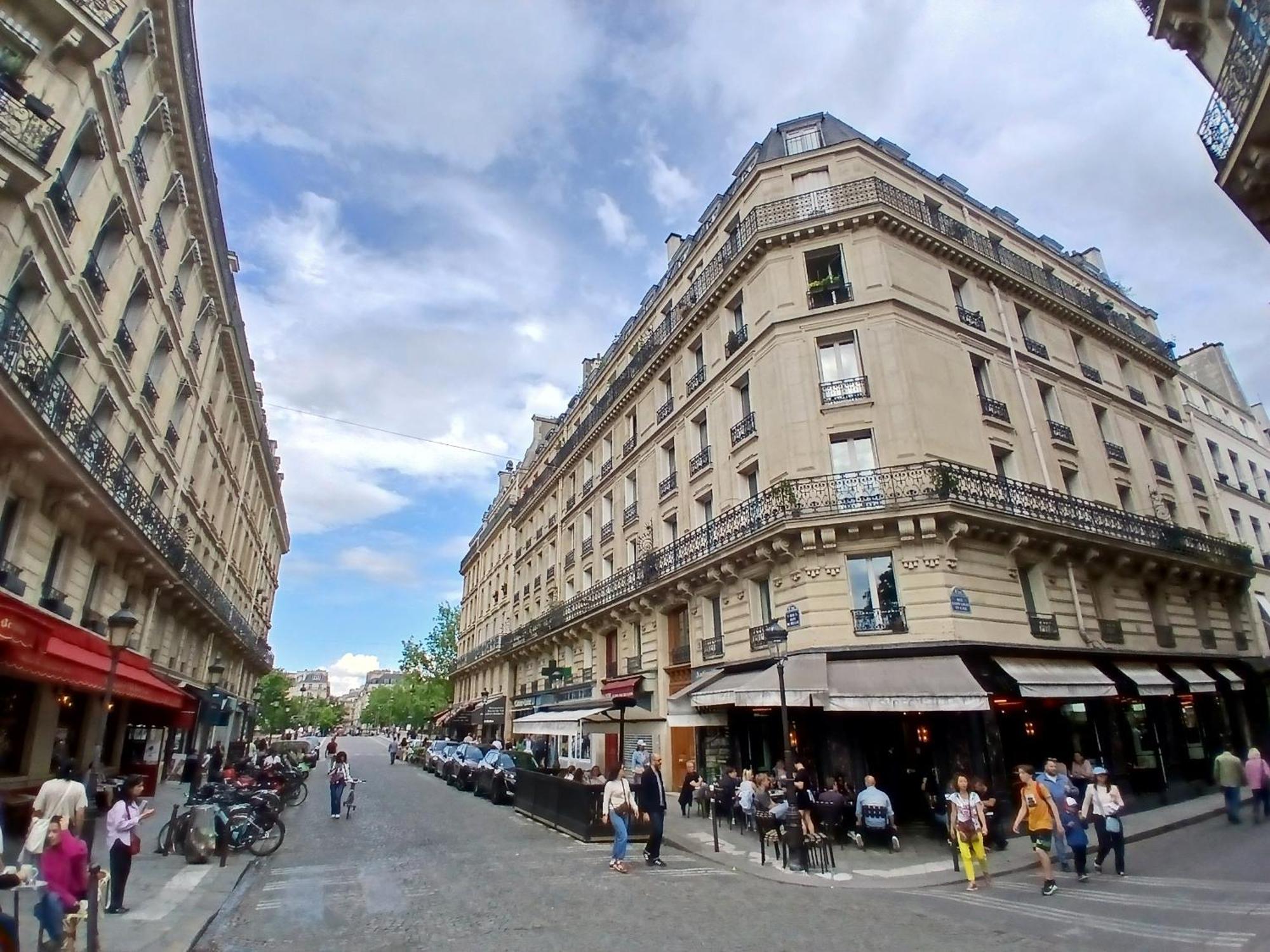 De Charme Sur L'ile Saint-louis - Elegance & Authenticite Au Coeur De Apartment Paris